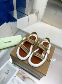 Picture of Burberry Slippers _SKUBurberrysz39-443CNW03033283
